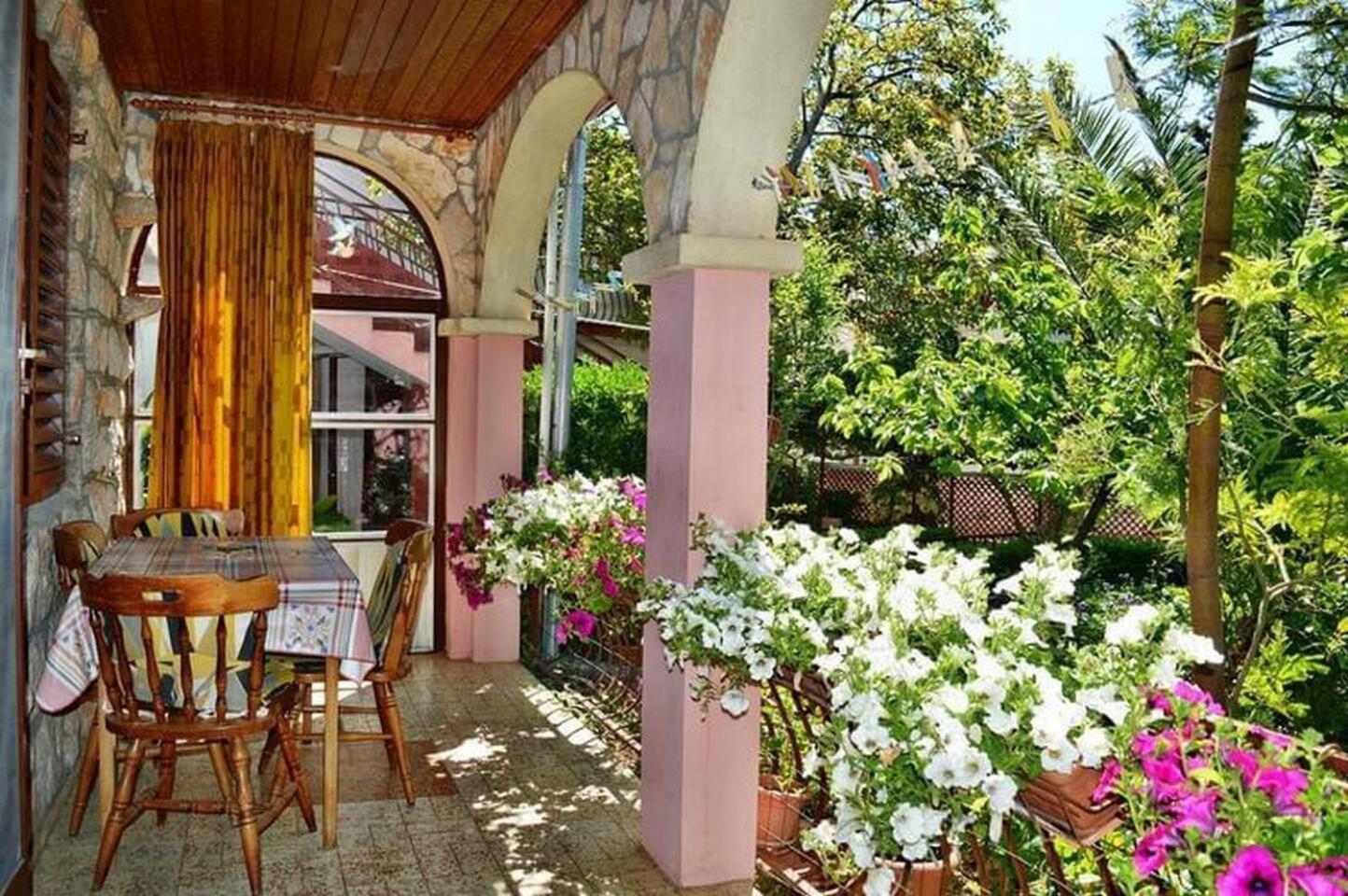 Apartments Pavlina Starigrad Paklenica Exterior photo