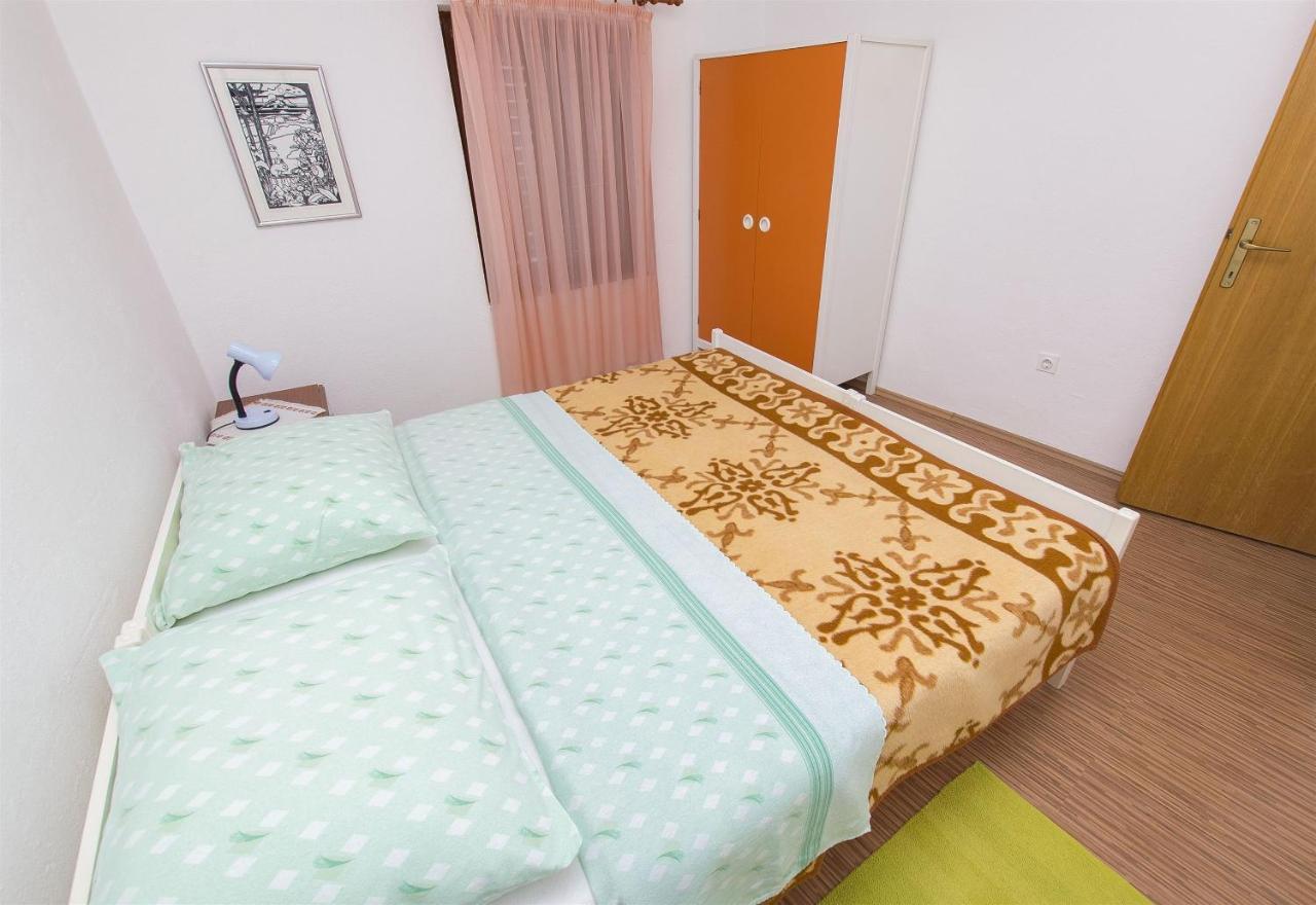 Apartments Pavlina Starigrad Paklenica Exterior photo