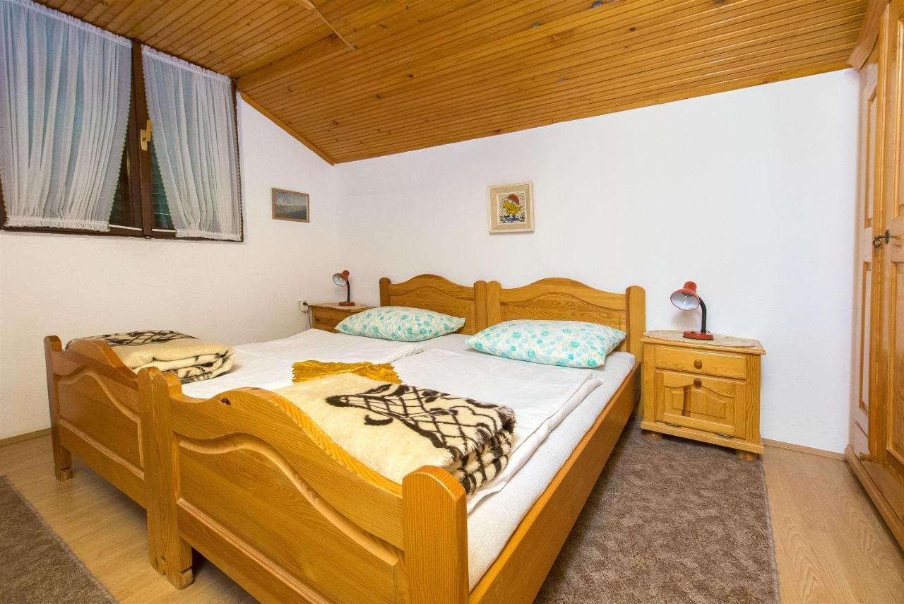 Apartments Pavlina Starigrad Paklenica Exterior photo